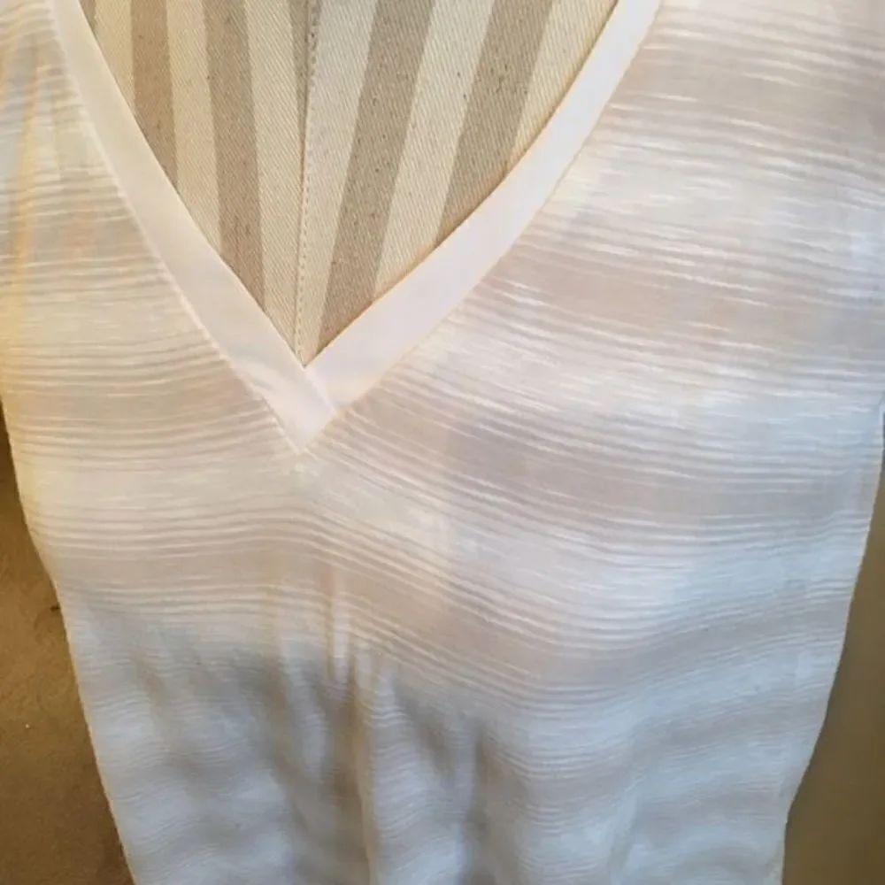 Textured Tank Cut Out Back - Picture 4 of 15